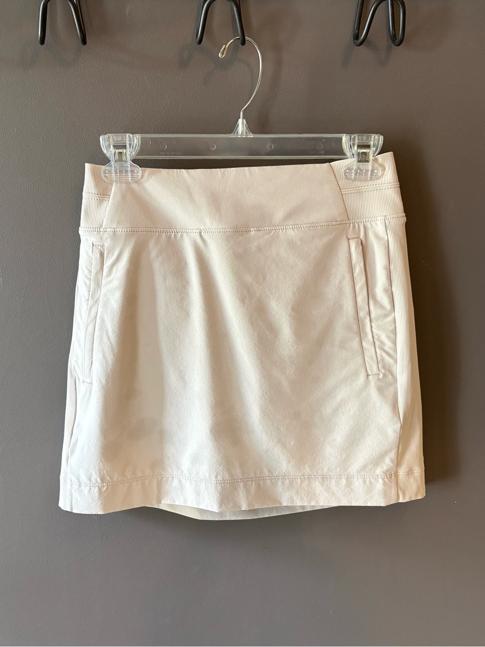 Athleta Brooklyn 16” Skort in Abalone - Size 2